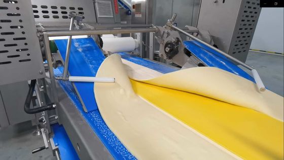 kaufen Margarine-Füllungs-Teig-Laminiermaschinen-Maschine NÄHEN Motor mit fettem Fütterungsselbstsystem Online-Herstellung