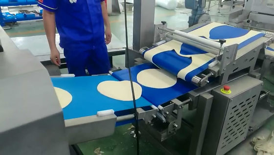 kaufen Minimum 2,5 Millimeter Stärke-automatische Pizza, diemaschinen-Pizzaboden/Krusten-Fertigungsstraße machen online manufacture