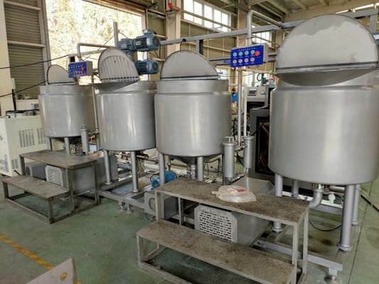 kaufen Nähen mischende Kuchen-Fertigungsstraße des Behälter-4 Motor mit 3.5m×2.5m×2.2m Maß Online-Herstellung